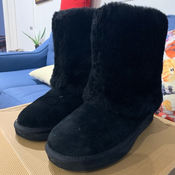 Black Patten Ugg’s size 5 with box! - Picture 5 of 5